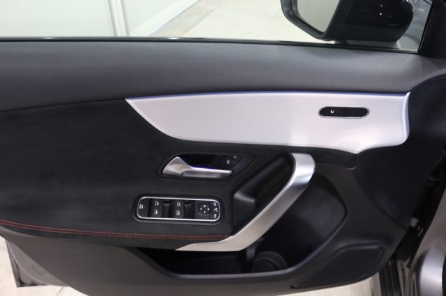 MERCEDES-BENZ A 200 usata, con Sensori di parcheggio posteriori