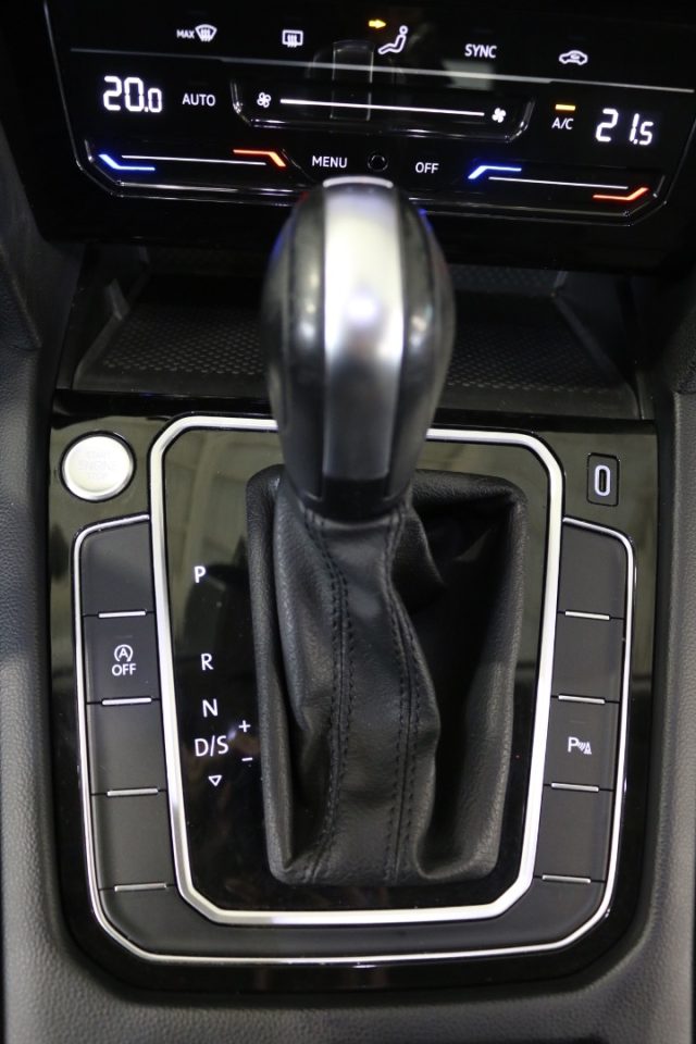 VOLKSWAGEN Passat Variant usata, con Controllo elettronico della corsia