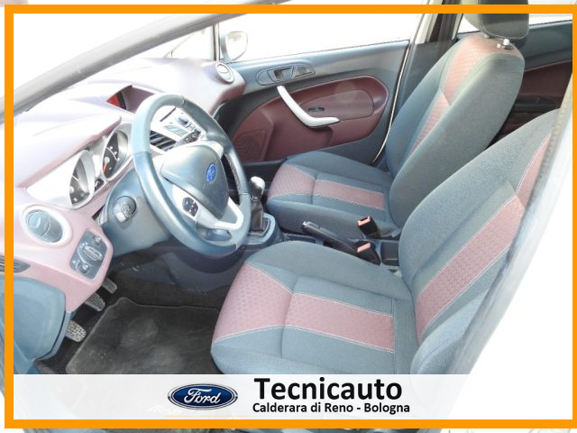 FORD Fiesta usata, con USB