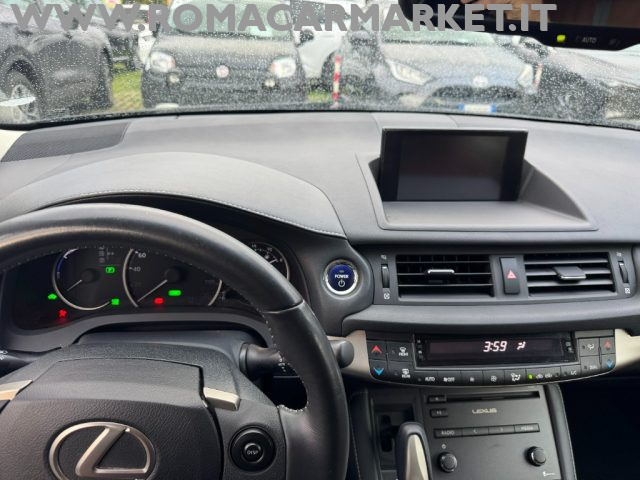 LEXUS CT 200h usata, con ESP