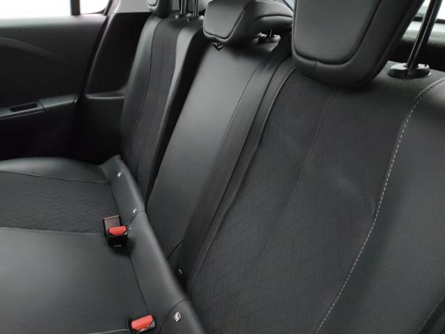 OPEL Corsa usata, con Volante in pelle