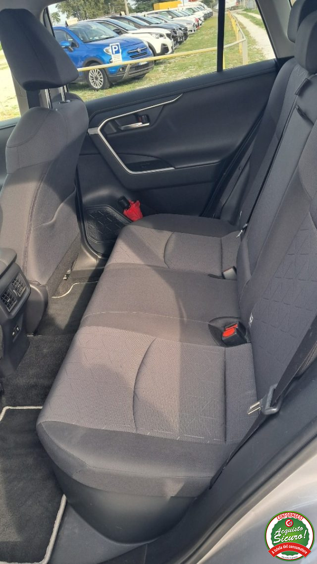 TOYOTA RAV 4 MY23 usata, con Autoradio