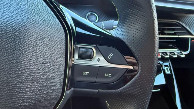 PEUGEOT 2008 usata, con Boardcomputer
