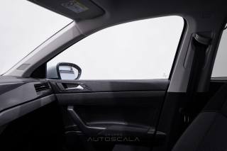 VOLKSWAGEN Taigo usata, con Fari LED