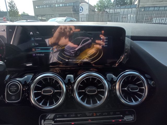 MERCEDES-BENZ GLA 200 usata, con Vetri oscurati