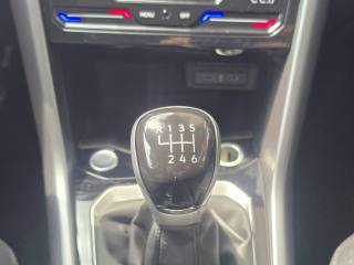 VOLKSWAGEN T-Roc usata, con USB