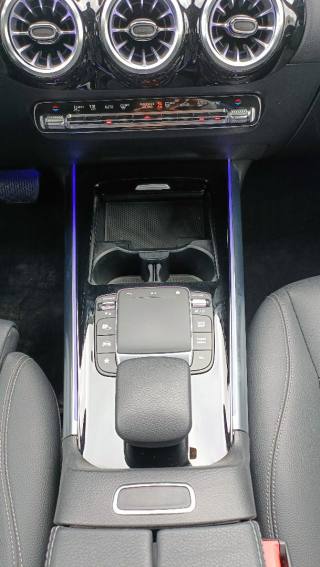 MERCEDES-BENZ GLA 200 usata, con Sedili riscaldati