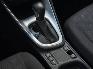 TOYOTA Yaris usata, con Sistema di navigazione