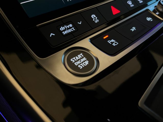 AUDI Q8 usata, con Interni in pelle