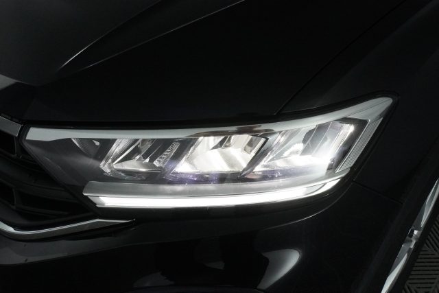VOLKSWAGEN T-Roc usata 8