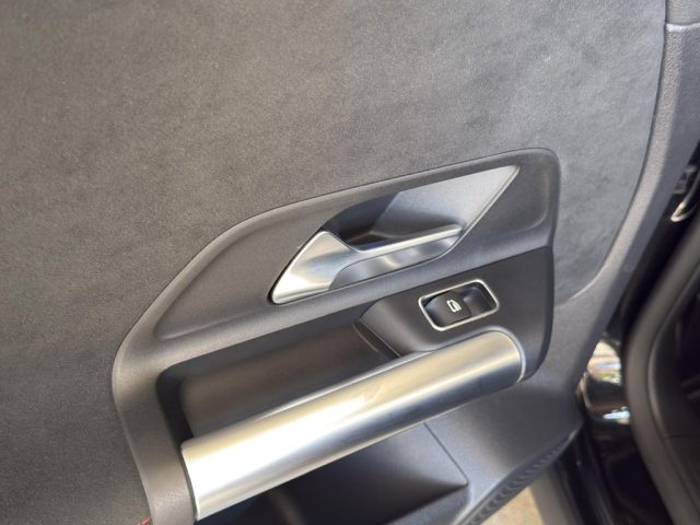 MERCEDES-BENZ GLA 200 usata, con Controllo elettronico della corsia