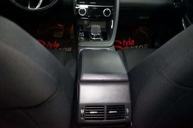 JAGUAR E-Pace usata, con Sensori di parcheggio posteriori