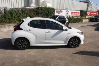 TOYOTA Yaris usata, con Bracciolo