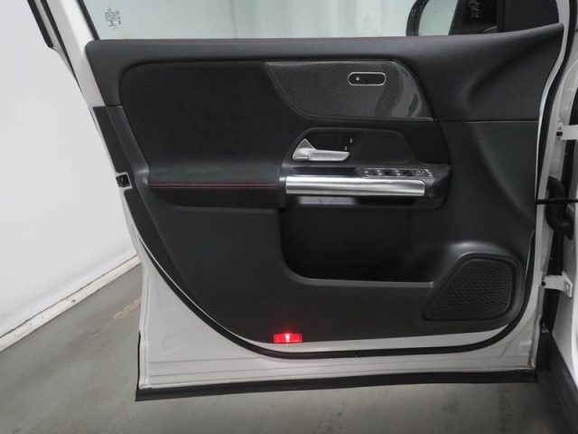 MERCEDES-BENZ GLA 220 usata, con Climatizzatore