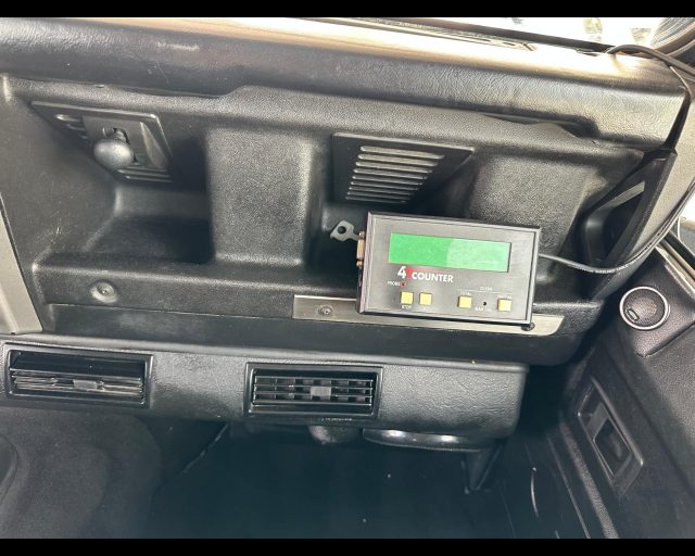 LAND ROVER Defender usata 21