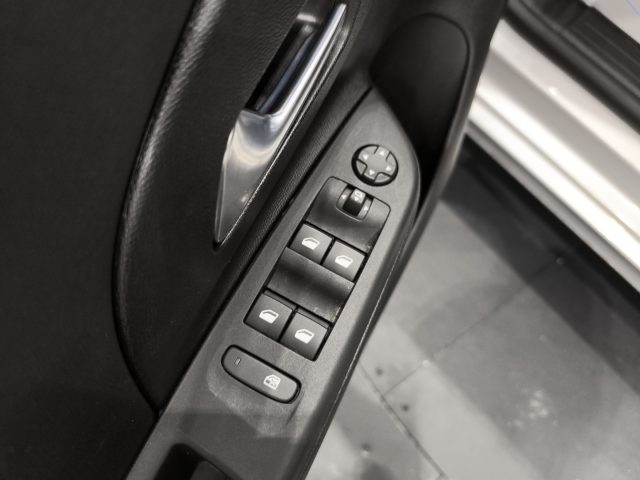 OPEL Corsa usata, con Climatizzatore