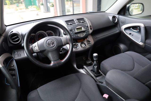 TOYOTA RAV 4 usata, con Airbag laterali