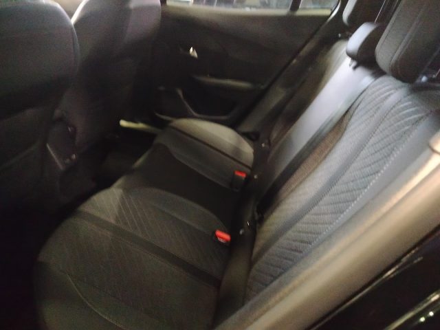PEUGEOT 2008 usata, con Autoradio digitale