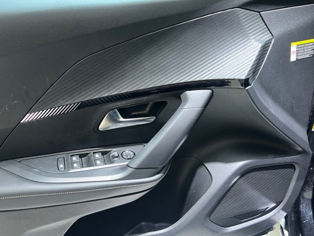 PEUGEOT 2008 usata, con Sistema di navigazione