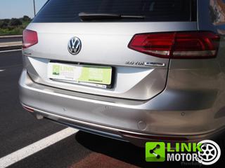 VOLKSWAGEN Passat Variant usata, con Airbag testa
