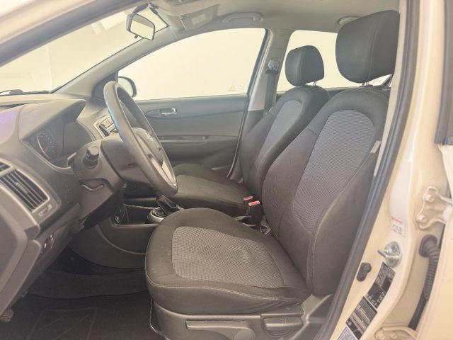 HYUNDAI i20 usata 4