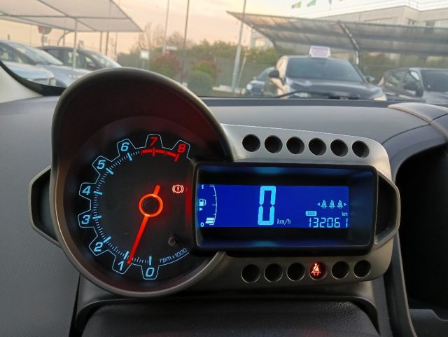 CHEVROLET Aveo usata, con Autoradio