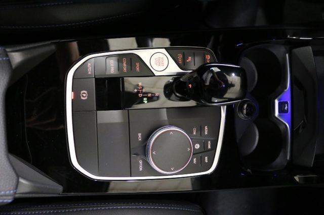 BMW 220 usata, con Sensori di parcheggio posteriori