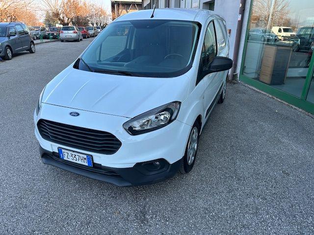FORD Transit Courier usata, con Autoradio