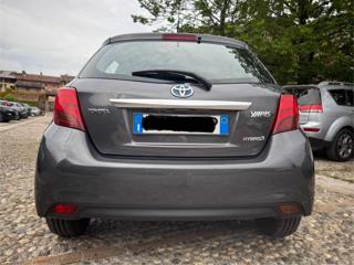 TOYOTA Yaris usata, con Autoradio
