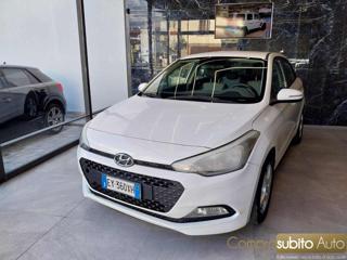 HYUNDAI i20 usata, con Airbag