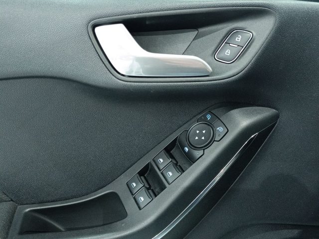 FORD Fiesta usata, con Sensori di parcheggio posteriori