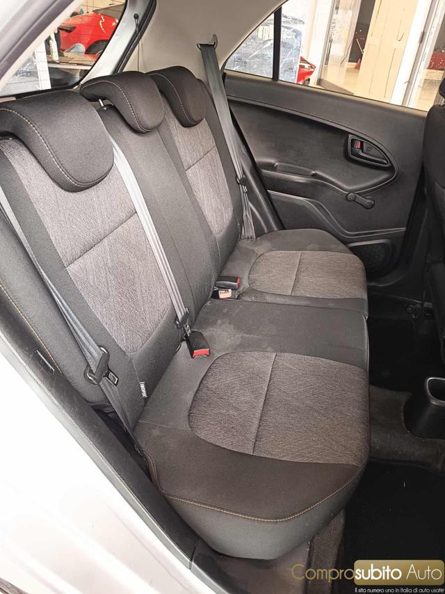 RENAULT Clio usata, con Specchietti laterali elettrici