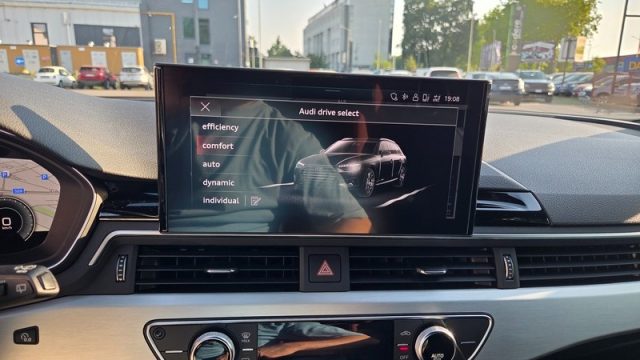 AUDI A4 usata, con Controllo elettronico della corsia