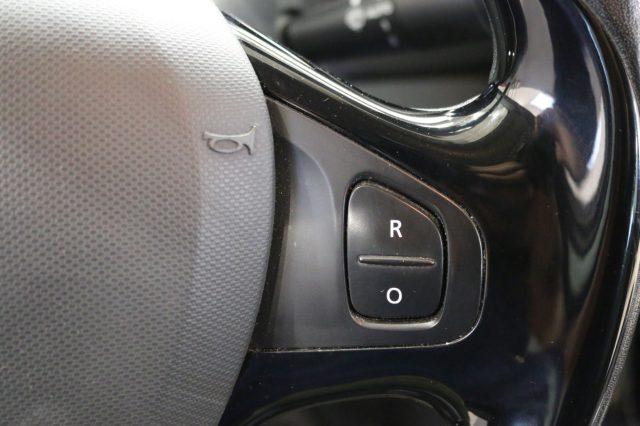 RENAULT Clio usata, con Touch screen