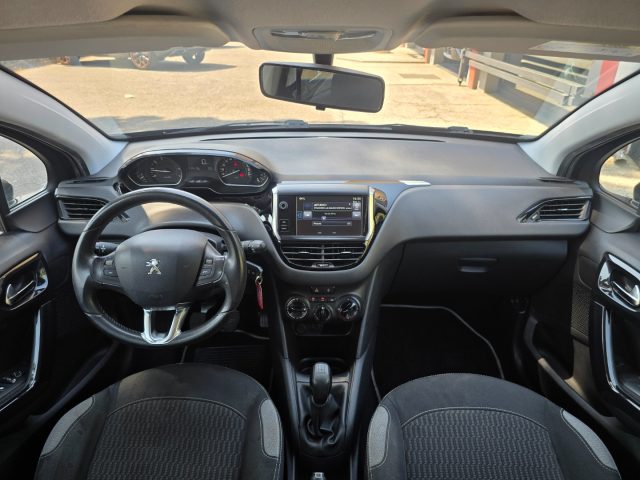 PEUGEOT 208 usata, con Sedile posteriore sdoppiato