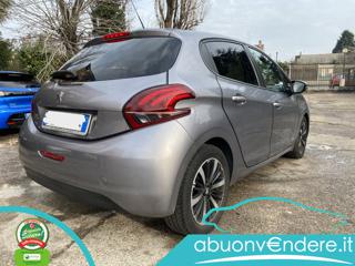 PEUGEOT 208 usata, con Autoradio