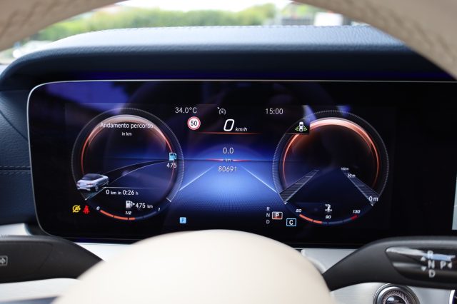 MERCEDES-BENZ E 220 usata, con Sospensioni pneumatiche