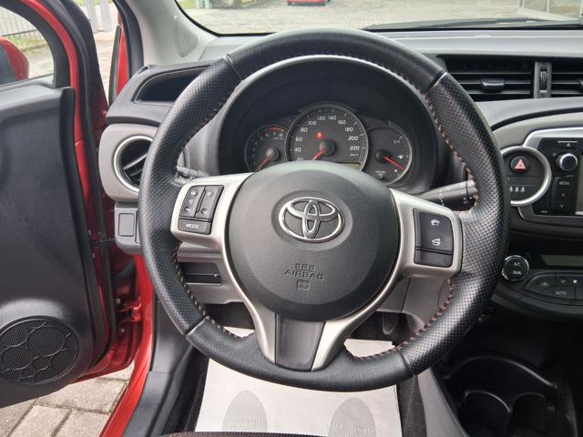 TOYOTA Yaris usata, con USB
