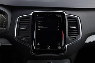 VOLVO XC90 usata, con Sensori di parcheggio anteriori