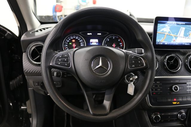 MERCEDES-BENZ GLA 180 usata 21