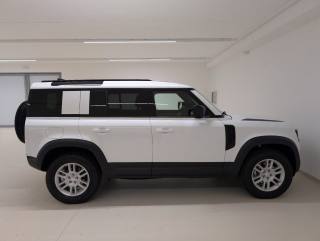LAND ROVER Defender usata, con Autoradio digitale