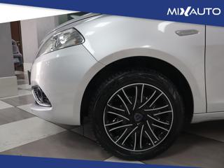 LANCIA Ypsilon usata, con ESP