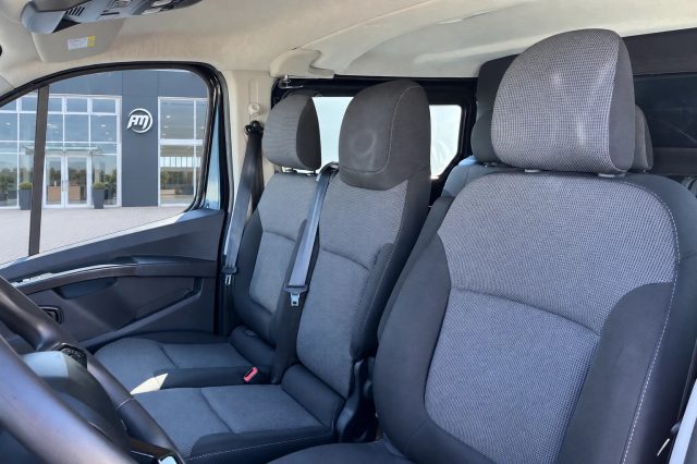 RENAULT Trafic usata, con Fari LED