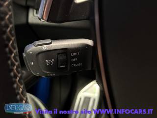 PEUGEOT 5008 usata, con Touch screen