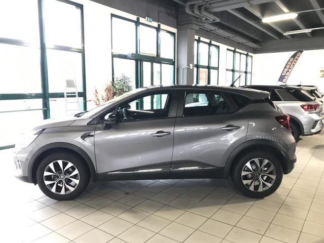 RENAULT Captur usata, con Autoradio