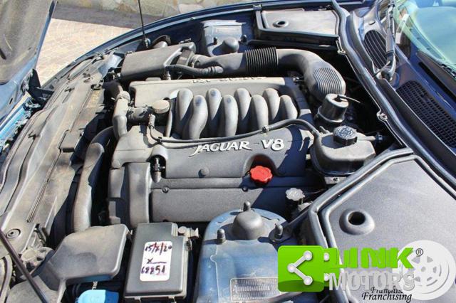 JAGUAR XK8 usata 13