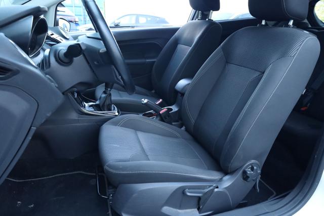 FORD Fiesta usata, con Autoradio