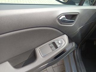 RENAULT Clio usata, con Park Distance Control