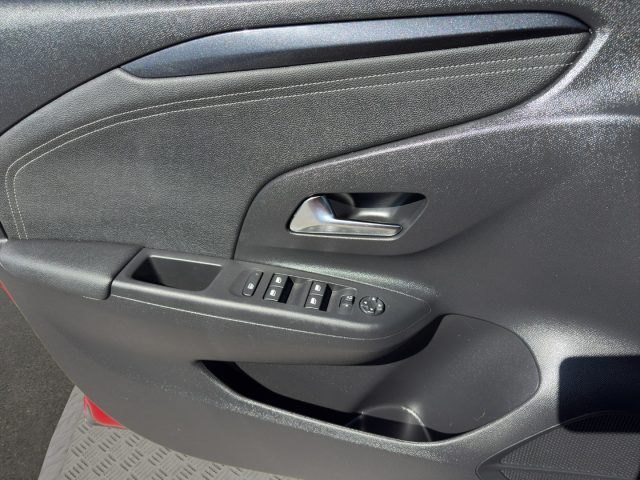 OPEL Corsa usata, con Fari LED