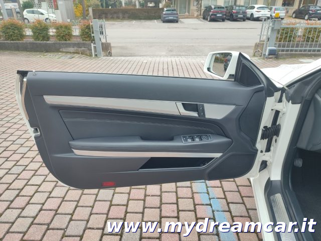 MERCEDES-BENZ E 220 usata 28